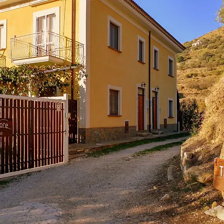 爱茉莉奇伦托公寓式酒店 Agnone Cilento