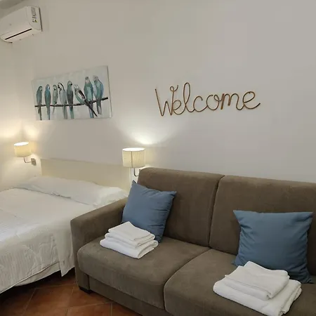 爱茉莉奇伦托公寓式酒店 4* Agnone Cilento